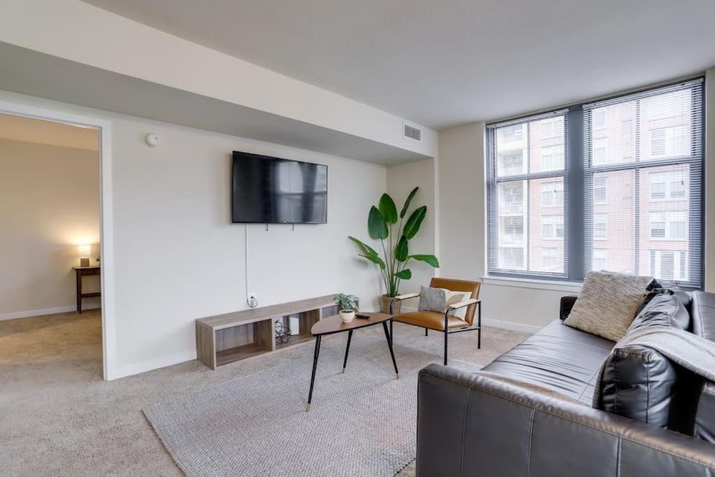 Fantastic 2 Bedroom Condo At Pentagon City Arlington Exteriör bild