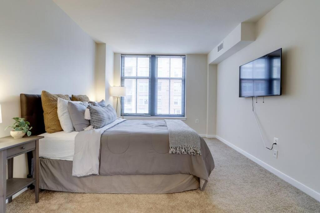 Fantastic 2 Bedroom Condo At Pentagon City Arlington Exteriör bild